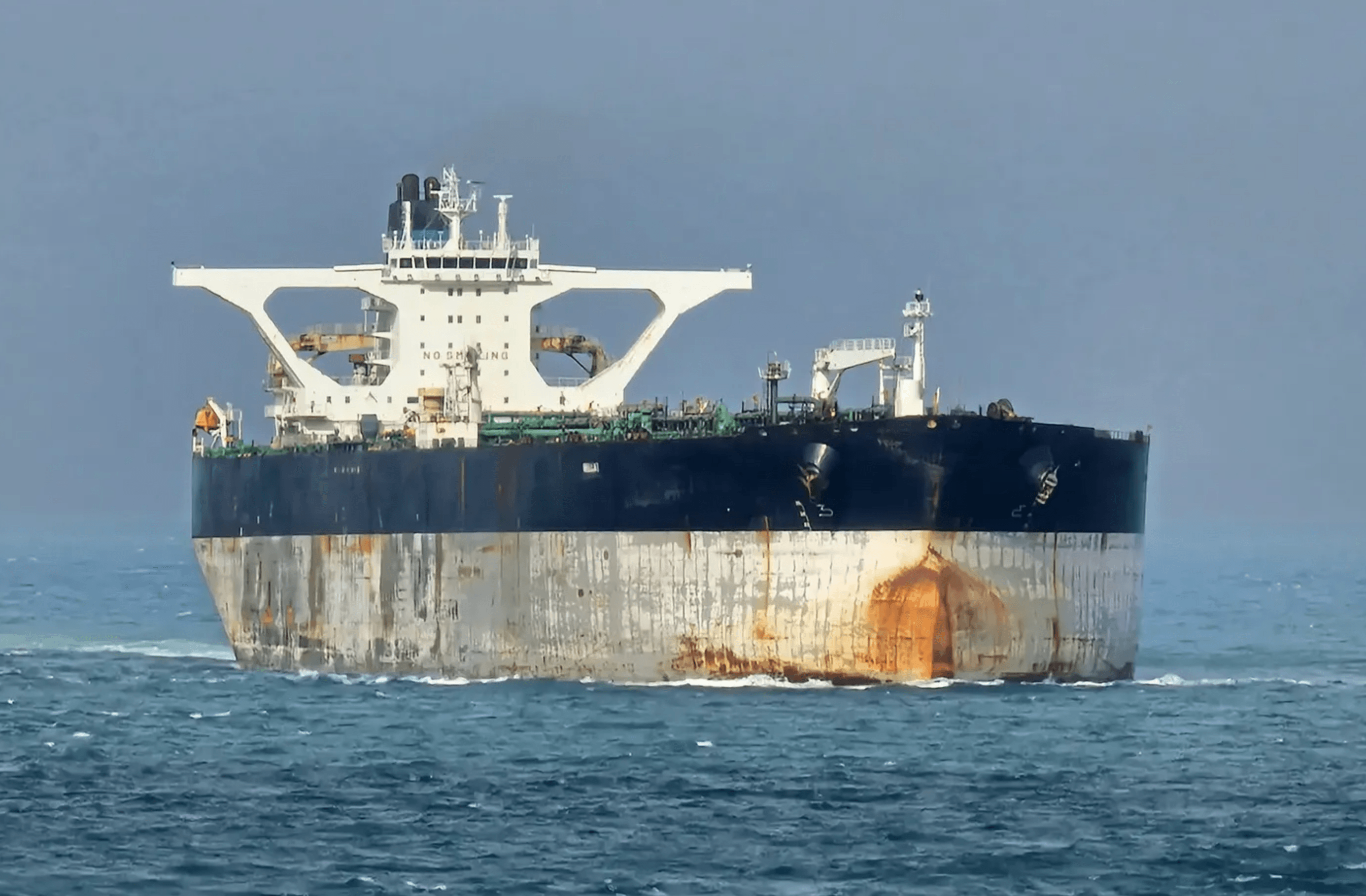 Tanker pursued by the U.S. for two weeks switches to Russian registry and heads north at top speed