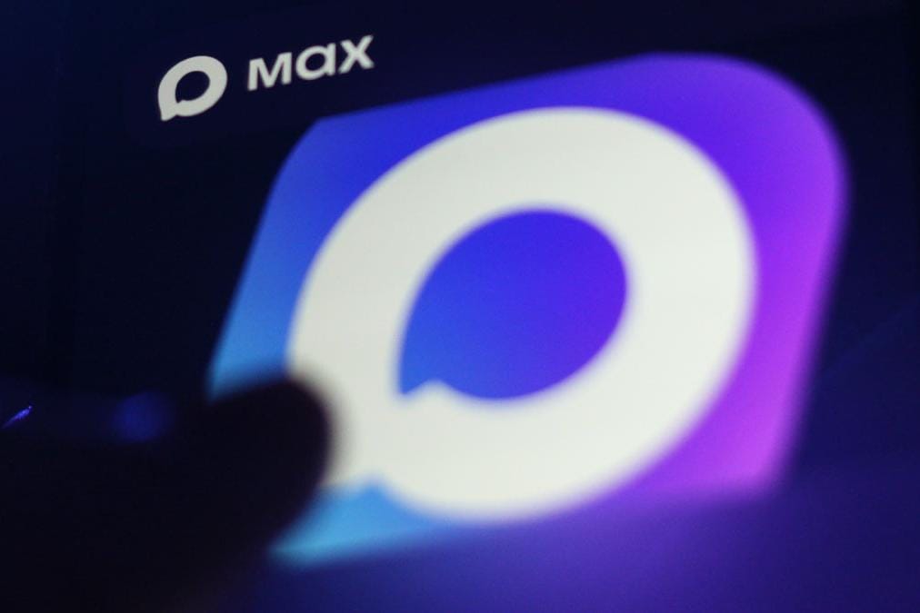 Apple объяснила санкционными требованиями удаление российского мессенджера Max из App Store