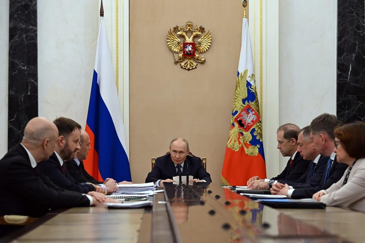 Путин заявил о стабильности российской экономики — на фоне почти нулевого роста ВВП, топливного кризиса и высоких инфляционных ожиданий