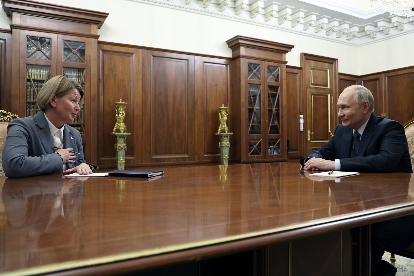 Ольга Абрамова на встрече с Владимиром Путиным. Фото: сайт Кремля