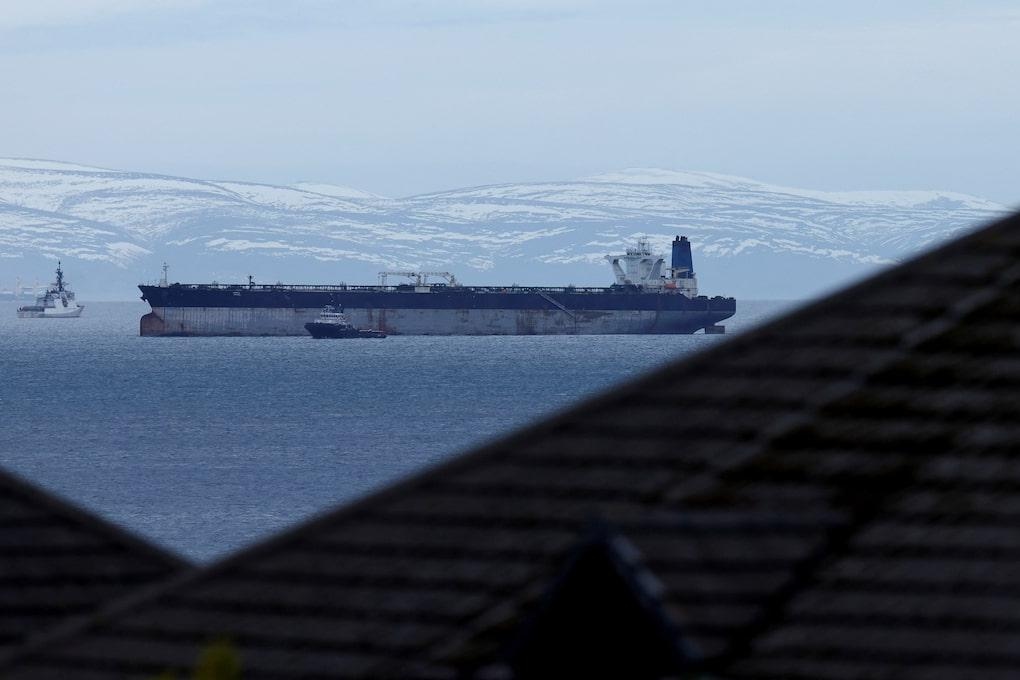 Танкер Era (Bella 1, Marinera) у берегов Шотландии, январь 2026. Фото: Reuters