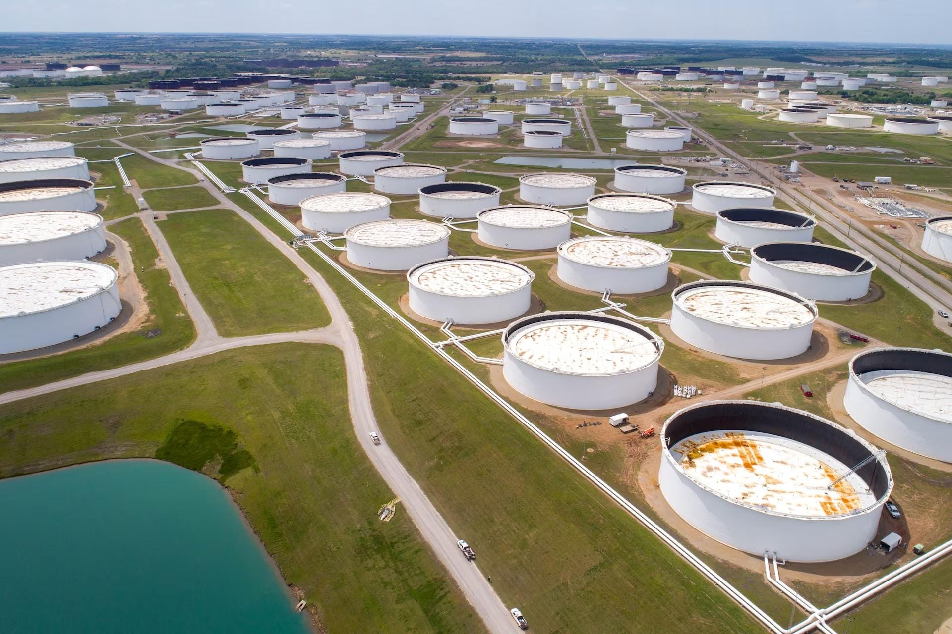 Запасы нефти в Стратегическом резерве США впервые с 1983 года опустились ниже 300 млн баррелей на фоне войны с Ираном