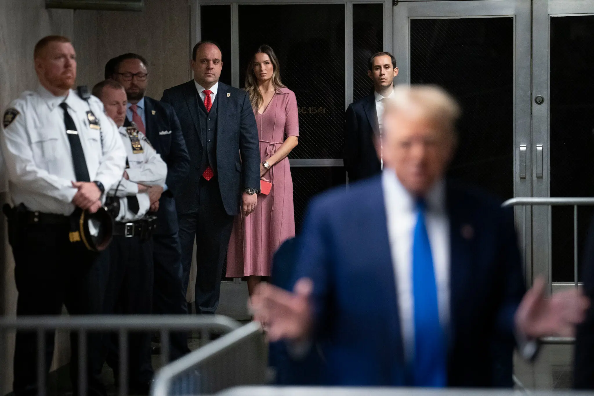 Борис Эпштейн (посередине в красном галстуке)