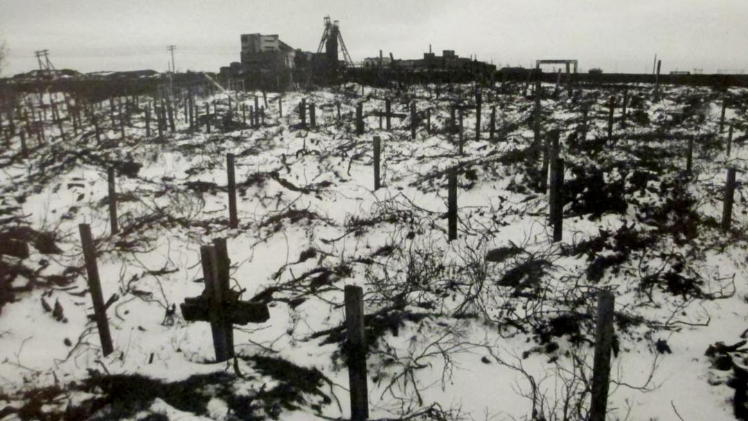 Могилы убитых участников воркутинских волнений 1953 года. Снимок с выставки «ГУЛАГ» в ГИМ, «Радио Свобода»