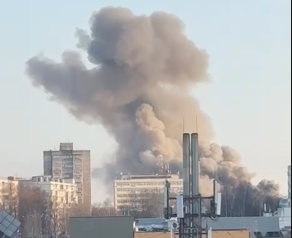 Black smoke rising above Bryansk after missile strikes on March 10. Photo: Telegram