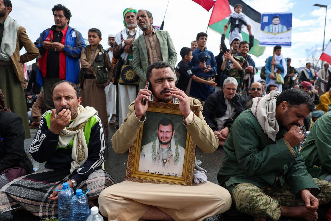 Фото: демонстрация в знак солидарности с Ираном в Йемене, 27 марта 2026 / Reuters